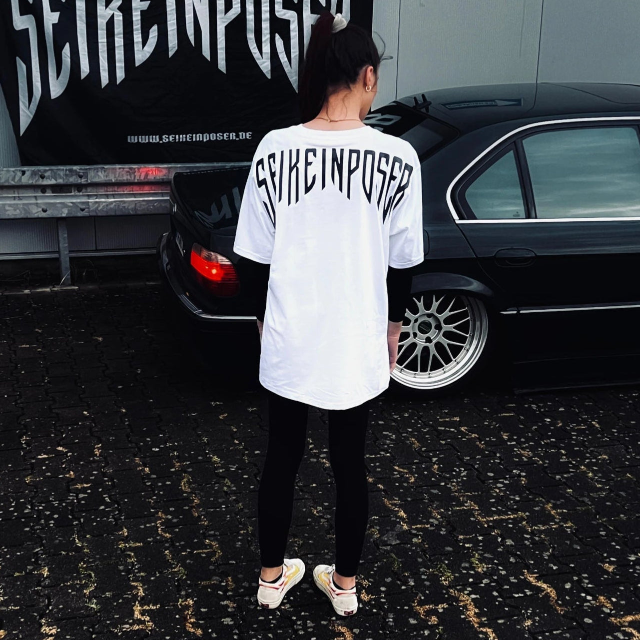 T-Shirt | WHITE BackBANNER